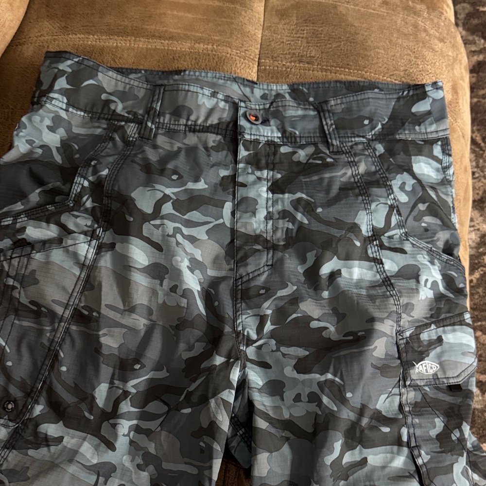 AFTCO Men's Camo Cargo Shorts - Black and Gray